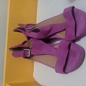 Gentle Souls sandals fuschia